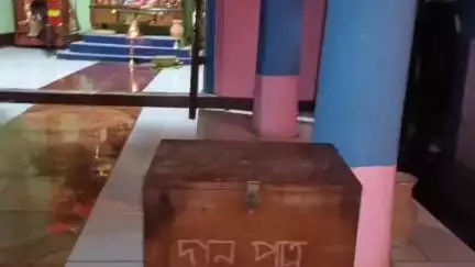 শিৱসাগৰ: সিংহদ্বাৰত মহামায়া আইথানত দান পাত্ৰ ভাঙি চোৰে চলাই লুট-পাত