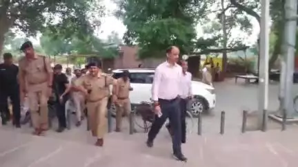 कन्नौज: महादेवी घाट पर डीएम और एसपी ने किया निरीक्षण, सावन और गुरु पूर्णिमा स्नान को लेकर दिए निर्देश