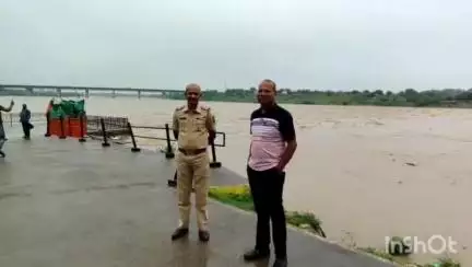 मौदा: कन्हान नदी मौदा शिवारात तहसीलदार मौदा यांनी केली पूर परिस्थितीची पाहणी