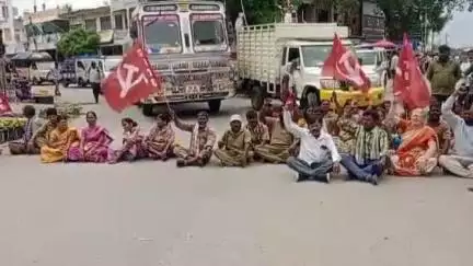 చేగుంట: కార్మిక  వ్యతిరేక చట్టాలను రద్దు చేయాలి :  సిఐటియు జిల్లా అధ్యక్షురాలు బాలమణి