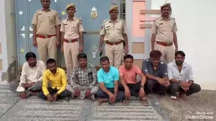 भीनमाल: भीनमाल पुलिस की बड़ी कार्रवाई, सार्वजनिक स्थान पर जुआ खेलते 7 जुआरियों को किया गिरफ्तार