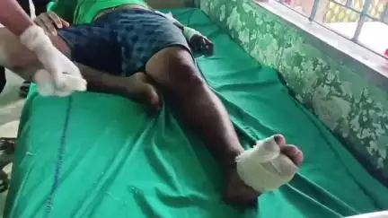 কুলতলি: কুন্দখালি এলাকায় বাইক থেকে ছিটকে পড়ে আহত 2 যুবক, চিকিৎসাধীন জয়নগর কুলতলী গ্রামীণ হাসপাতালে