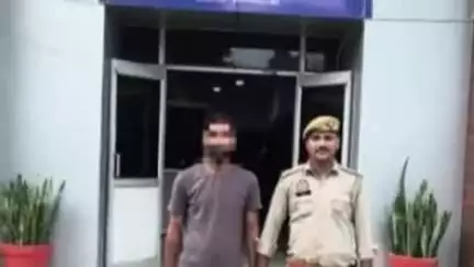 कोल: क्वार्सी थाना पुलिस टीम ने गैंगस्टर एक्ट के मामले में फरार 2 अभियुक्तों को शताब्दी नगर पुलिया के पास से किया गिरफ्तार