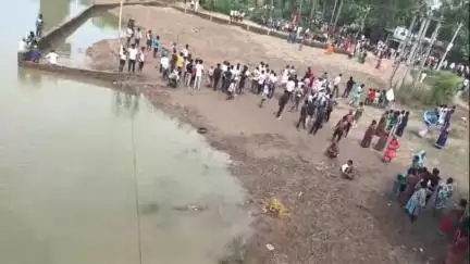 दनियावां: महात्माइन नदी में स्नान करते समय किशोर डूबा, खोजबीन जारी
