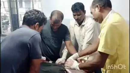 राजमहल: राजमहल-मंगलहाट फोरलेन सड़क पर ट्रैक्टर से बाइक सवार की मौत, एक युवक गंभीर घायल