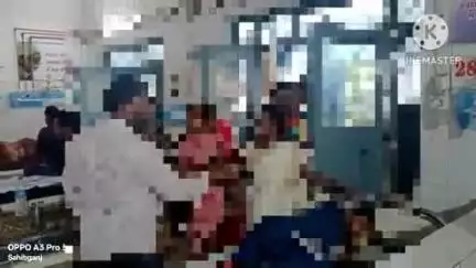 साहिबगंज: गांधी चौक के पास बेहोश मिली नाबालिग किशोरी, 30 जून से थी लापता, सदर अस्पताल में परिजनों ने दी जानकारी