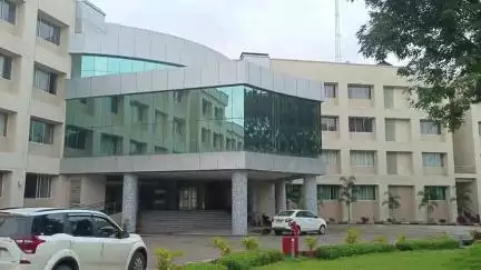हज़ारीबाग: अलपीटो पंचायत की मुखिया निलंबित, विकास योजनाओं में वित्तीय अनियमितता पर हुई कड़ी कार्रवाई