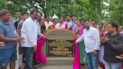 ठेठईटांगर: कोलेबिरा विधायक ने राजाबासा के बीड़ीयाम पथ पर नवाबांध नाला में उच्चस्तरीय पुल का किया शिलान्यास