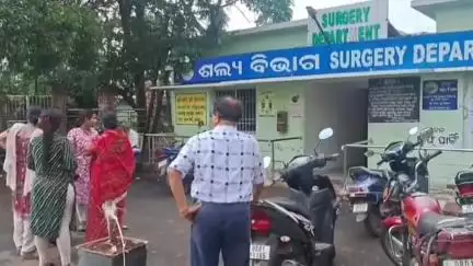 ବାଲେଶ୍ବର ମ୍ୟୁନିସିପାଲଟି: ଜିଲ୍ଲା ମୁଖ୍ୟ ଚିକିତ୍ସାଳୟରେ ଧରାପଡିଲା ମୋବାଇଲ ଚୋର।