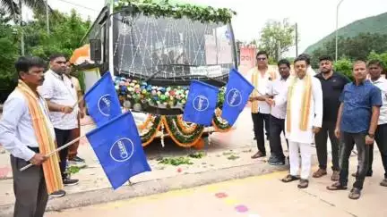ନୟାଗଡ: ବଉଳସାହି ମହାବିଦ୍ୟାଳୟ ଠାରେ ମୁଖ୍ୟମନ୍ତ୍ରୀ ବସ ସେବାର ଶୁଭାରମ୍ଭ କାର୍ଯ୍ୟକ୍ରମ ଅନୁଷ୍ଠିତ