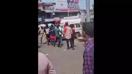 മഞ്ചേശ്വരം: സീതാംഗോളിയിൽ സമരക്കാരും പോലീസും ഏറ്റുമുട്ടി, രണ്ടു പോലീസുകാർക്ക് പരിക്ക്, 3 പേർക്കെതിരെ കേസ്