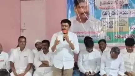 కళ్యాణదుర్గం: చంద్రబాబు మోసాలను ఇంటింటికి వెళ్లి ప్రజలకు వివరించాలి: కంబదూరులో వైసీపీ జిల్లా నాయకులు ఉమామహేశ్వర నాయుడు