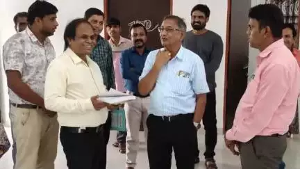 चौरई: उच्च शिक्षा विभाग के अतिरिक्त संचालक शासकीय कॉलेज चौरई का निरीक्षण करने पहुंचे