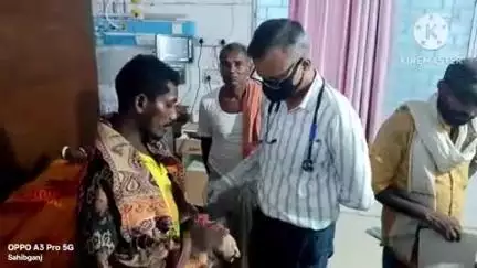 साहिबगंज: पहाड़ से गिरकर कैरासोल का युवक घायल, सदर अस्पताल में परिजनों ने कराया इलाज