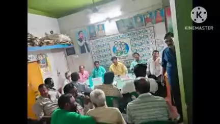ইলামবাজার: ইলামবাজার ব্লক তৃণমূল কংগ্রেসের পক্ষ থেকে ২১শে জুলাই শহীদ স্মরণে ধর্মতলা যাওয়ার প্রস্তুতি মিটিং করা হয় কার্যালয়ে