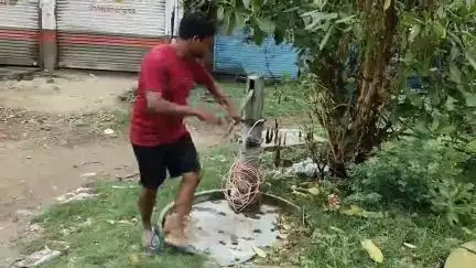 अमेठी: इण्डिया मार्का हैंडपम्प महीनों से खराब, विभाग मौन, गर्मी में पेयजल संकट गहराया