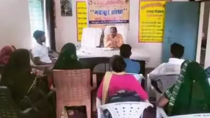 मानपुर: ग्राम पंचायत गुरूवाही में नवांकुर संस्था जया सेवा समिति की सेक्टर बैठक सम्पन्न, जिला जनसंपर्क अधिकारी ने दी जानकारी