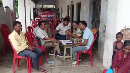 प्रतापपुर: प्रतापपुर में मादक पदार्थ को लेकर मध्यस्थता शिविर का आयोजन, लोगों ने किया विरोध