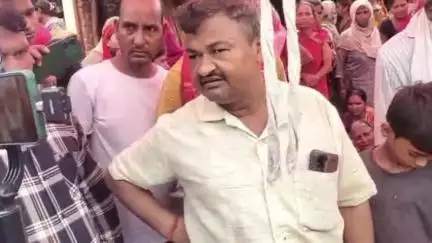 पट्टी: सैफाबाद बाजार निवासी मृतक लाइन मैन का प्रशासन के समझाने पर परिजनों ने किया अंतिम संस्कार