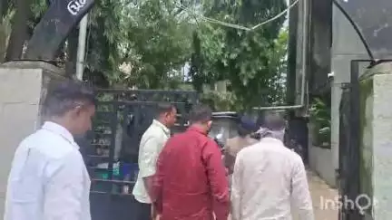 વિસાવદર: ભેસાણ માંઅમર શૈક્ષણિક સ્કૂલમાંઆચાર્યઅને શિક્ષક દ્વારાજે સુષ્ટિ વિરુદ્ધ કરવામાંઆવ્યોહતોતેને લઈઆજેવિસાવદર કોર્ટ મ રજુકરાયા
