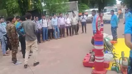 सबलगढ़: थाना परिसर में बाढ़ आपदा बचाव के लिए एसडीआरएफ दल ने किया मॉक ड्रिल