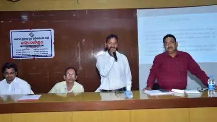 ପାରଳାଖେମୁଣ୍ଡି: ଜିଲ୍ଲାପାଳଙ୍କ କାର୍ଯ୍ୟାଳୟ ଠାରେ ଜାତୀୟ ସ୍ତରୀୟ ବୁଥ ଅଧିକାରୀଙ୍କ ଚତୁର୍ଥ ଦିନ ତାଲିମ କାର୍ଯ୍ୟକ୍ରମ ଅନୁଷ୍ଠିତ