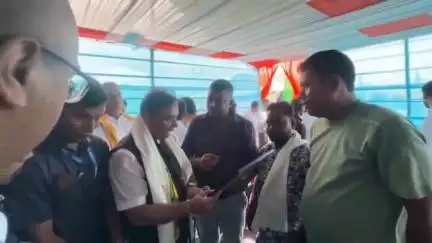 বিজনী ভাগ: বিজনীত দলং ৰাস্তাৰ লগতে বিভিন্ন সমস্যা লৈ মুখ্যমন্ত্ৰীক স্মাৰক পত্ৰ প্ৰদান AABYSF বঙাইগাঁও জিলা সমিতিৰ