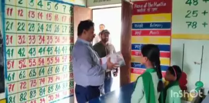 रानीश्वर: रानीश्वर प्रखंड के निर्वाचन पदाधिकारी धीरेन्द्र कुमार ने प्रखंड क्षेत्र में चल रही योजनाओं का किया निरीक्षण