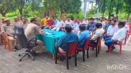 हर्रैया: कप्तानगंज थाने पर कांवड़ यात्रा को लेकर थाना अध्यक्ष ने संभ्रांत लोगों के साथ की बैठक, नियमों की दी जानकारी