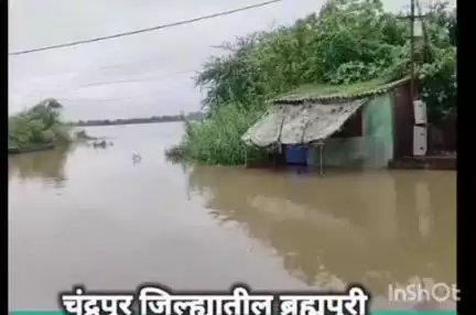 चंद्रपूर: मुसळधार पावसामुळे ब्रह्मपुरीतील शाळांना सुट्टी जाहीर चंद्रपूर जिल्हाधिकारी विनय गौडा यांचा आदेश