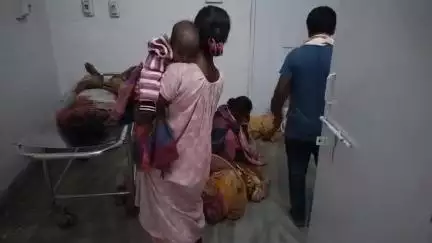 गोड्डा: पिंडरा हाट के पास सरका टोला में अज्ञात वाहन की टक्कर से बाइक सवार दो युवकों की मौत, शव अस्पताल पहुँचा