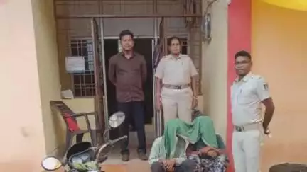 କେନ୍ଦୁଝର ସହର: ନିମତୁର, ସୋୟାବାଲି ଓ ହାୟାରପୁର ଅଞ୍ଚଳରେ ଅବକାରୀ ଚଢାଉ, ୭୯୦ ଲିଟର ମଦ, ୫୫୦୦ କେଜି ପୋଚ ଓ ୨ ବାଇକ ଜବତ ସହ ୬ ଗିରଫ