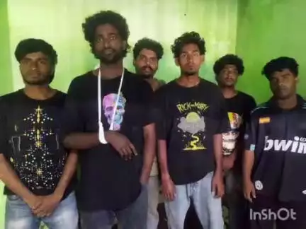 അമ്പലപ്പുഴ: പോലീസ് ജീപ്പ് ഉള്‍പ്പെടെ വിവിധ വാഹനങ്ങളില്‍ കാർ ഇടിപ്പിച്ച ശേഷം നിർത്താതെ പോയി, യുവാക്കൾ പിടിയിൽ