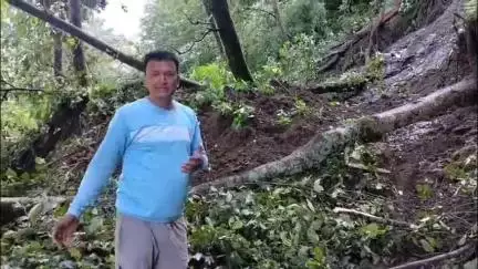 कपकोट: अंतिम गांव खलझूनी को जोड़ने वाली पिंडारी सौंग मुनार सड़क जगह-जगह क्षतिग्रस्त, दर्जनों गांवों का मुख्यालय से संपर्क टूटा