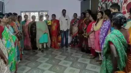 ములుగు: స్త్రీలు పొదుపు చేస్తేనే కుటుంబం ఆర్థికంగా అభివృద్ధి చెందుతుంది: ఏటూరునాగారంలో సెర్ప్ APM సతీష్
