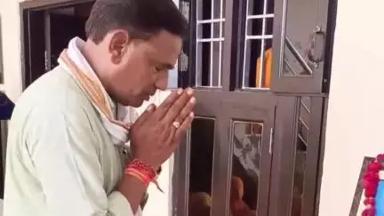 सिकराय: कालाखो व मित्रपुरा में 6 जुलाई की रात प्राकृतिक आपदा में दो व्यक्तियों की मौत के बाद दौसा MLA बैठक में पहुंचे