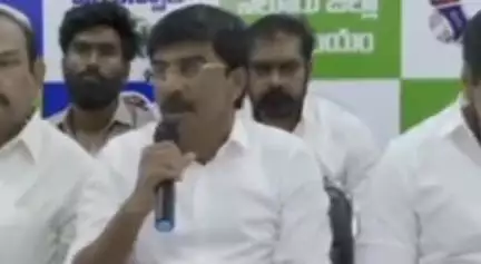 కావలి: ఎంపీ,ఎమ్మెల్యేలపై హత్యాయత్నం కేసు పెట్టాలి : మాజీ ఎమ్మెల్యే రామిరెడ్డి ప్రతాప్ కుమార్ రెడ్డి...

నల్లపరెడ్డి ప్రసన్నకుమా
