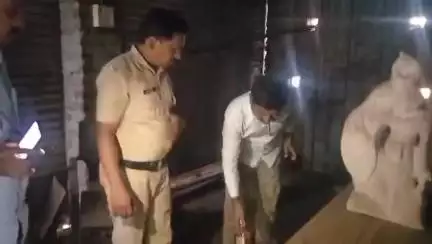औंढा नागनाथ: बोरजा फाटा येथे अवैध देशी विदेशी दारू विक्रीवर कारवाई,पोलिसांना पाहताच आरोपीने मुद्देमाल जागेवर सोडून काढला पळ