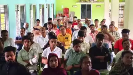 হাসনাবাদ: তৃণমূলের শহীদ সভাকে সামনে রেখে কর্মী বৈঠক আমলানি গ্রাম পঞ্চায়েতে
