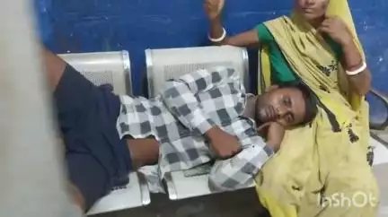 नारदीगंज: तेतरिया गांव में खेत में काम करते समय एक युवक को सांप ने काटा, पैर में लिपट गया था सांप