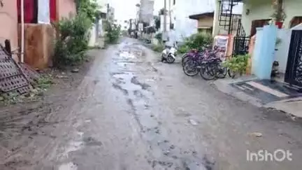 मंगरूळपीर: मंगरूळपीर तालुक्यातील ग्रामपंचायत शहापूर मधील रोडची दुरावस्था वाहनधारकांना करावी लागते कसरत