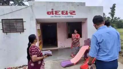 છોટાઉદેપુર: તાલુકાના વસેડી અને ચીલરવાંટ આંગણવાડી કેન્દ્રની જિલ્લા વિકાસ અધિકારી અને પ્રાયોજના વહીવટદાર દ્વારા મુલાકાત લીધી.