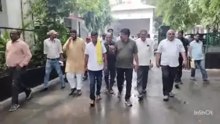 बिलासपुर: विधायक अटल श्रीवास्तव ने कलेक्टर को ज्ञापन सौंपा, कहा- नया भवन पुराने स्थान पर ही बनाया जाए, होगा आंदोलन