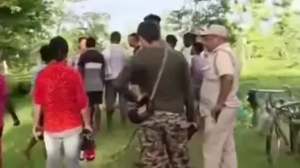 বোকাখাত: বোকাখাতৰ বৰচাপৰী বাগিচাৰ ৬ নং লাইনত বন্যহস্তীৰ আক্ৰমণত নিহত এজন লোক