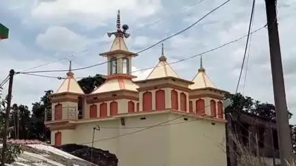 दरभंगा: सदर थाना क्षेत्र के खरथुआ गांव में पेट्रोल पंप मालिक के घर के सामने गोलीबारी