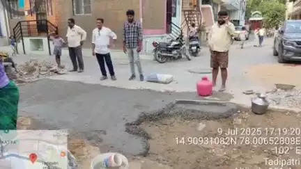 తాడిపత్రి: తాడిపత్రిలోని వైయస్సార్ ఫంక్షన్ హాల్ వద్ద కల్వర్టు తొలగిస్తున్న పనులను పర్యవేక్షించిన మున్సిపల్ వైస్ చైర్మన్ షేక్షావలి