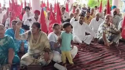 ਨਵਾਂਸ਼ਹਿਰ: ਦਸ ਟਰੇਡ ਯੂਨੀਅਨ ਅਤੇ ਹੋਰ ਸੰਗਠਨਾਂ ਦੇ ਸਾਂਝੇ ਮੰਚ ਵੱਲੋਂ ਨਵਾਂਸ਼ਹਿਰ ਦੇ ਬਸ ਅੱਡੇ ਚ ਕੀਤੀ ਰੈਲੀ