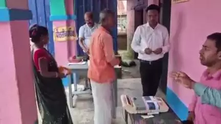 दिघलबैंक: दिघलबैंक में शांतिपूर्ण और भयमुक्त वातावरण में पंचायत उप चुनाव संपन्न