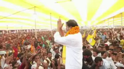 हरलाखी: उमगांव में बिहार बदलाव यात्रा में प्रशांत किशोर ने बिहार बदलाव जनसभा को संबोधित किया