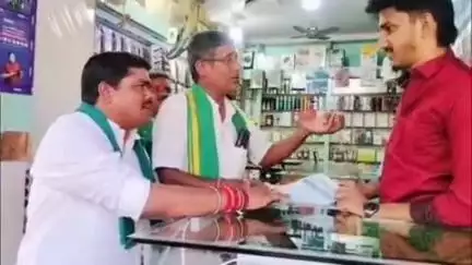 பல்லடம்: நொய்யல் ஆற்றை பாதுகாக்க வருகின்ற 13ஆம் தேதி மங்களத்தில் உண்ணாவிரத போராட்டம் - பொதுமக்கள் வணிகர்களுக்கு நோட்டீஸ் வழங்கி அழைப்பு